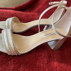 Nina Elenora-Fy Sandals size 9 M Silver